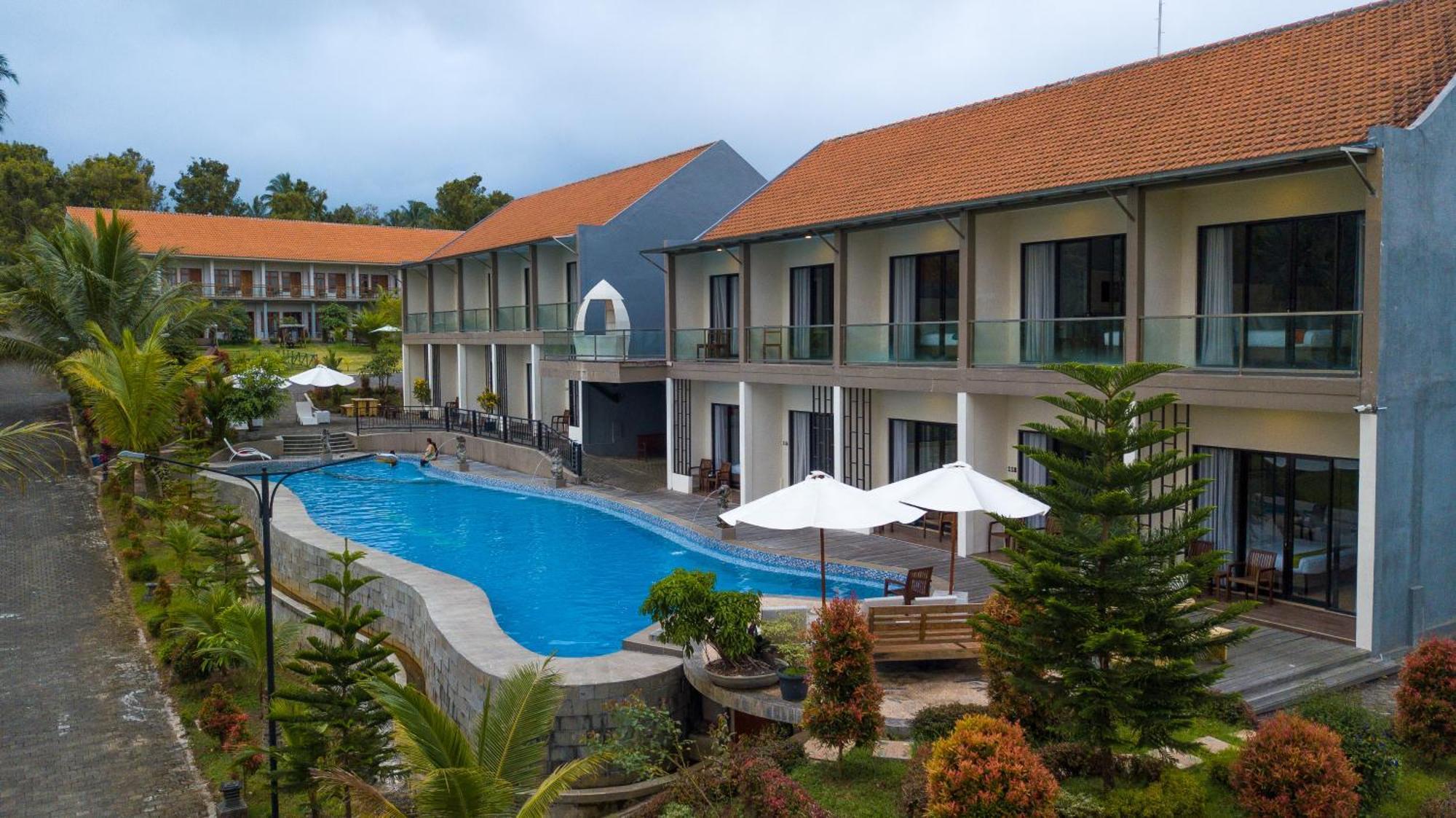 Grand Harvest Resort & Villas Banyuwangi  Extérieur photo
