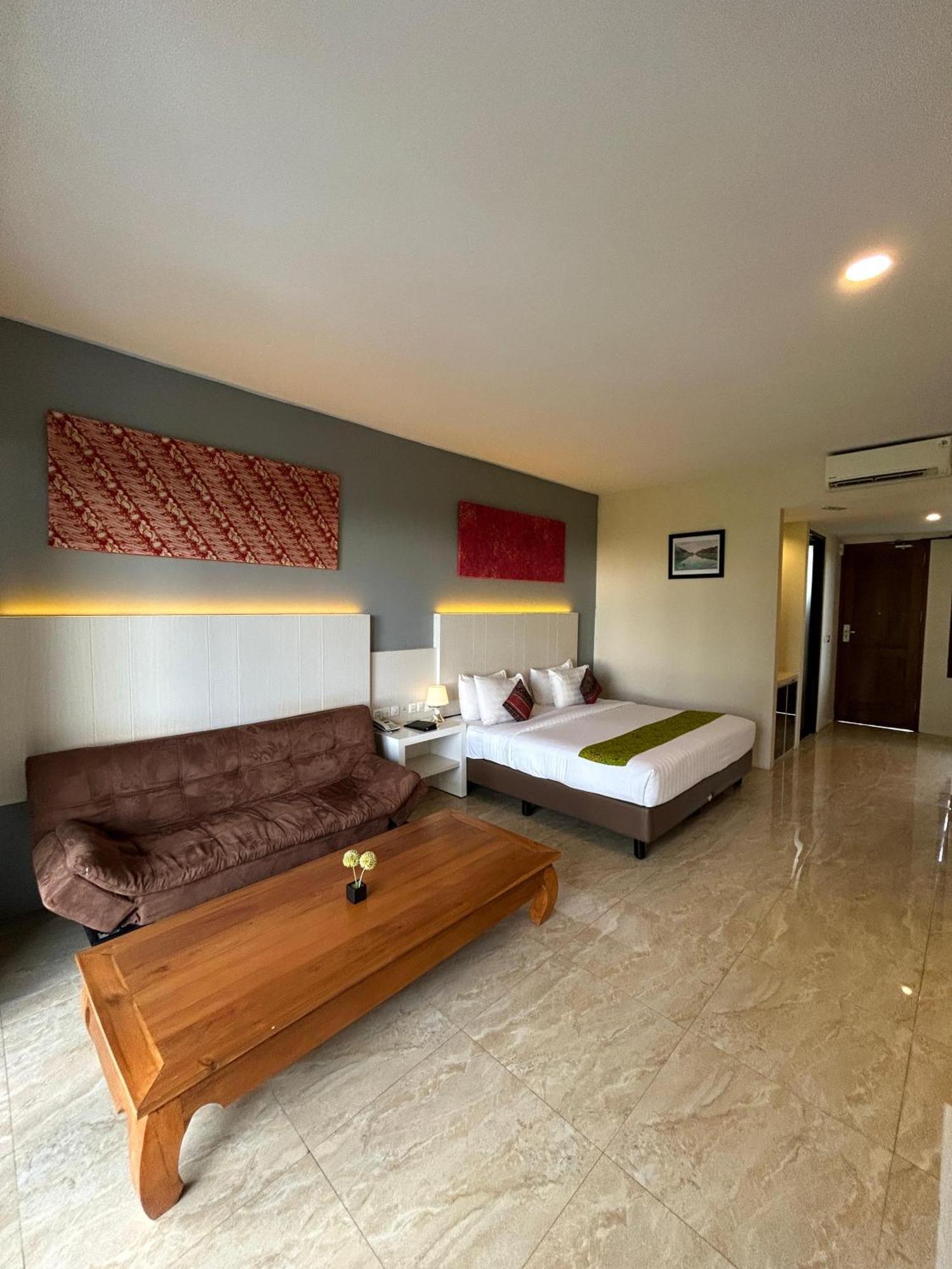 Grand Harvest Resort & Villas Banyuwangi  Extérieur photo