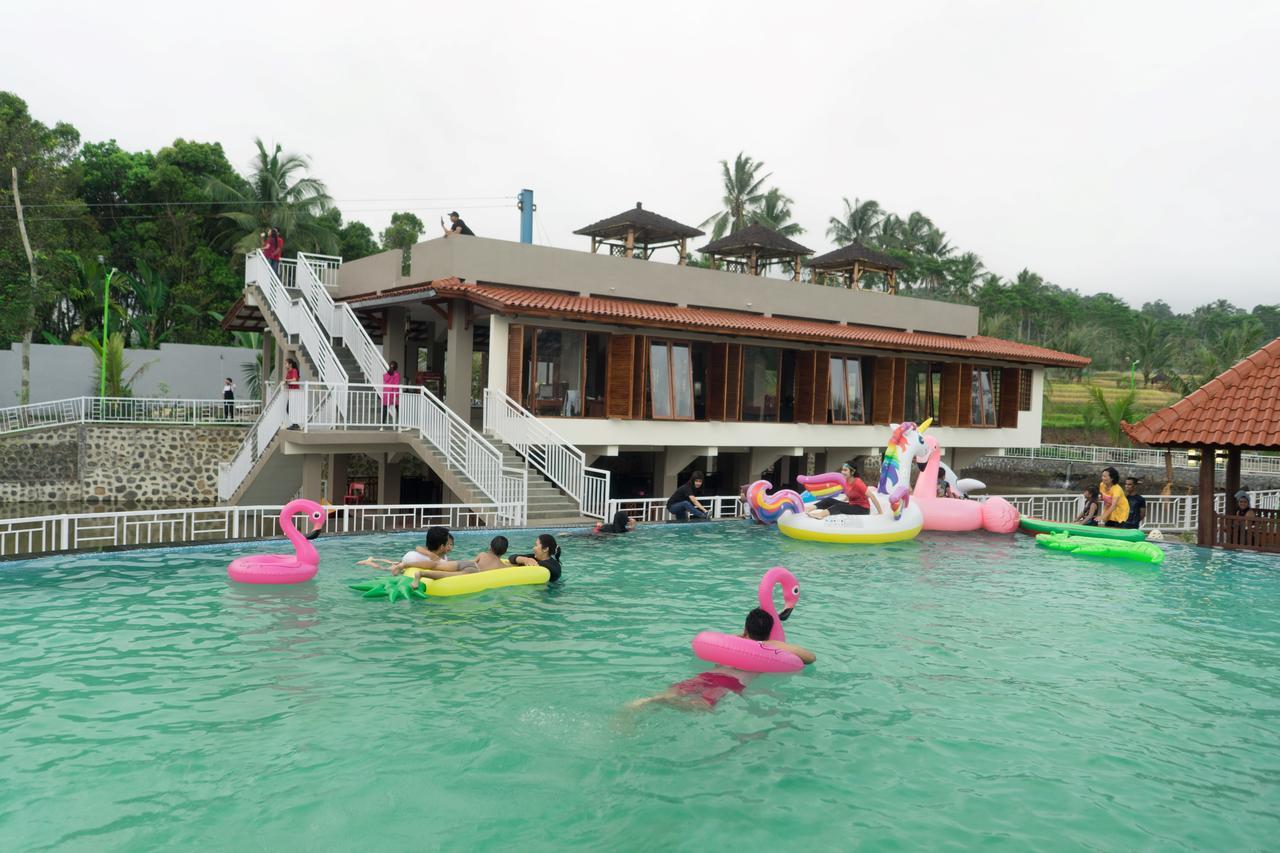 Grand Harvest Resort & Villas Banyuwangi  Extérieur photo